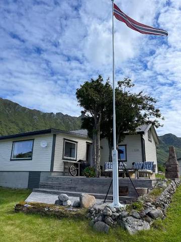 Ferienhaus für 9 Personen, mit Garten und Ausblick auf den Lofoten
