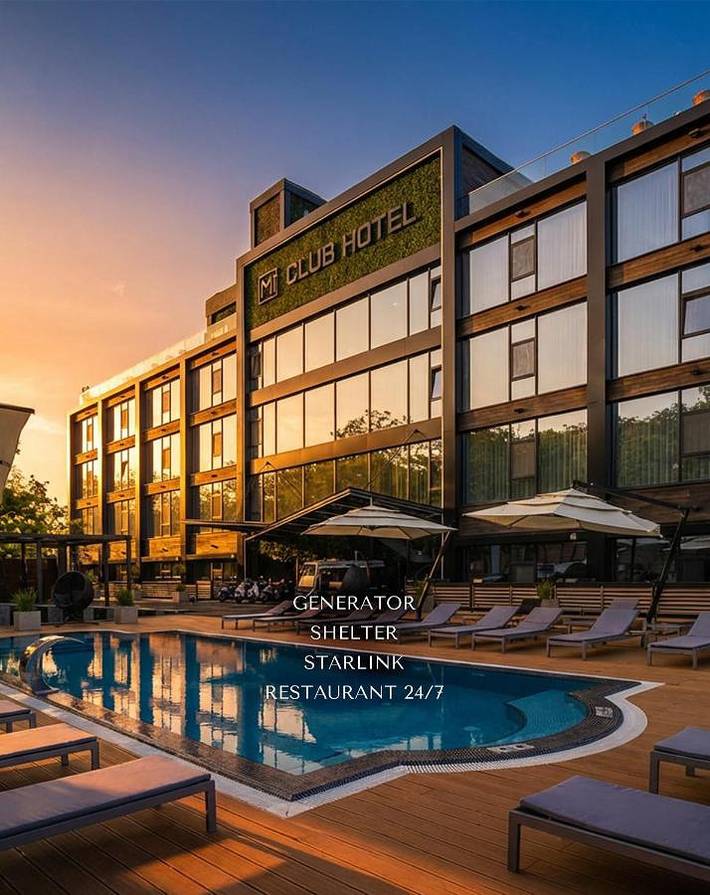 Apartamento para 3 personas, con piscina y jardín además de vistas y sauna, Familias con niños en Ucrania