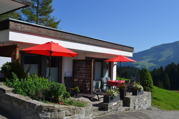 Ferienwohnung für 3 Personen, mit Balkon und Terrasse sowie Garten und Sauna im Kleinwalsertal