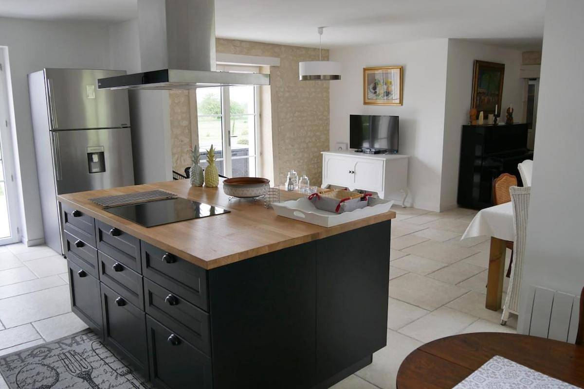 Charmante maison charentaise - piscine chauffée - sauna in Baignes-Sainte-Radegonde, Charente