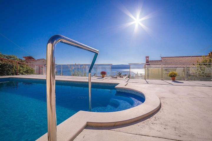 Ferienwohnung für 5 Personen, mit Balkon/Terrasse und Pool in Split-Dalmatien - 4