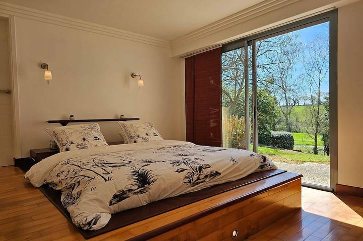 Grande villa avec piscine chauffée et jacuzzi pour 15 personnes in La Tessoualle, Région de Cholet