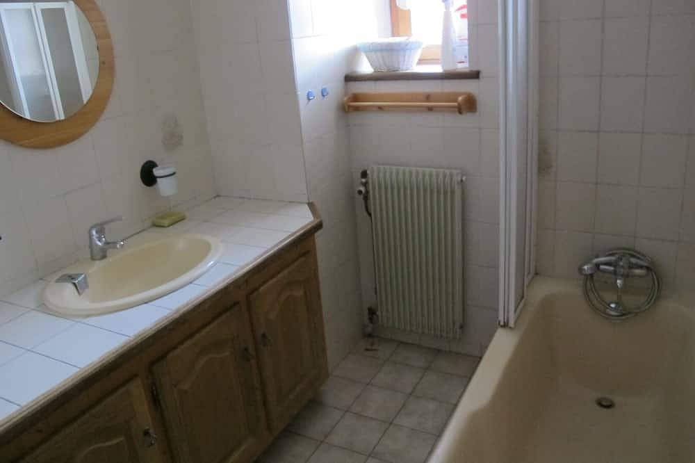 --- apartment in an old Savoyard farm - in Passy, Pays du Mont-Blanc