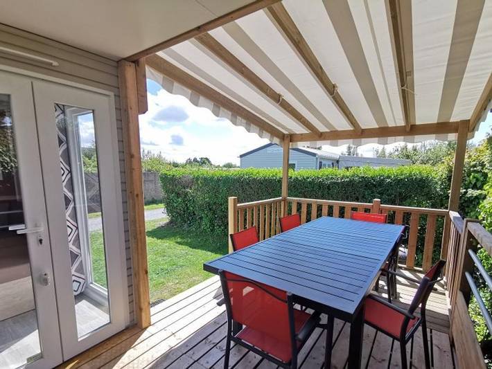 Camping et Parc Les Goelands  - Mobilheim 6 personen - Mobilheim Tranquillou - 3 Zimmer + Überdachte Terrasse - 34 m² in Arzal, Côte des Mégalithes