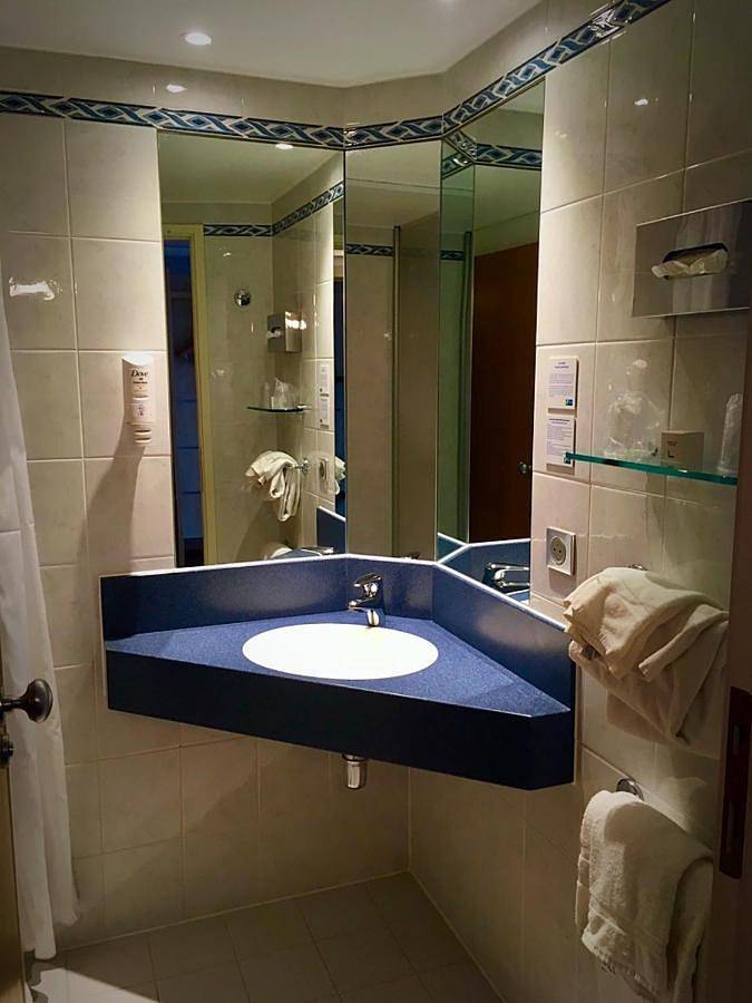 Hôtel pour 3 personnes, avec jardin ainsi que piscine et vue à Bernin (Isère) - 2