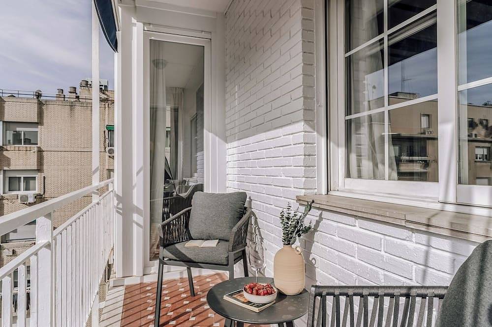Ganze Wohnung, Serin - 2 bedrooms and balcony in Recoletos in Madrid, Madrid Province