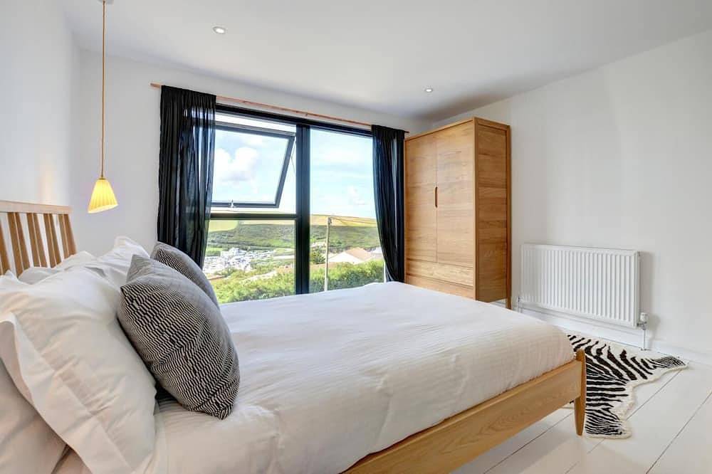4 Bed in Mawgan Porth (oc-p00608) in Mawgan Porth, Cornwall