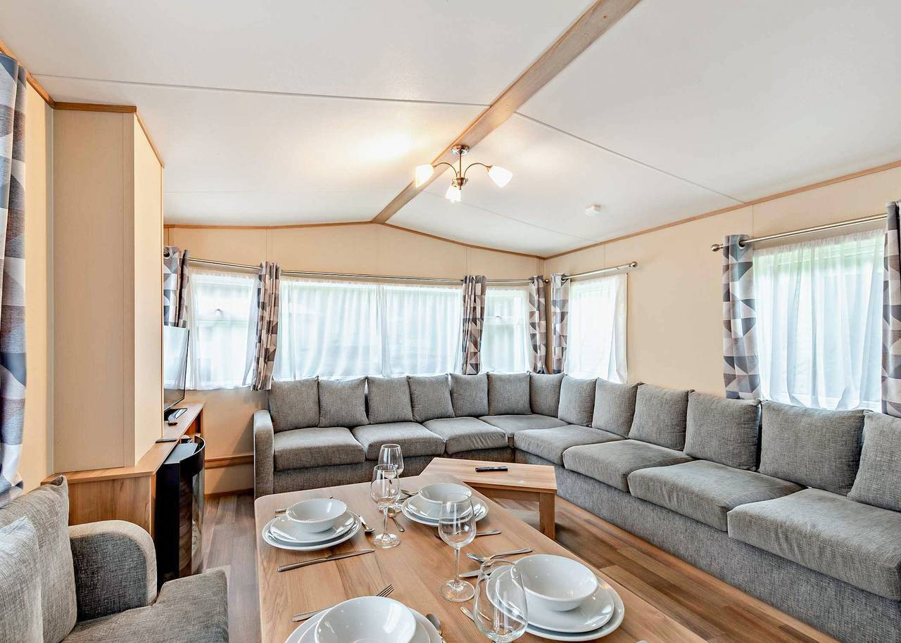 Gold Premium 2 Caravan, slps 6, parking & decking in Bowness-on-Windermere, Lake District