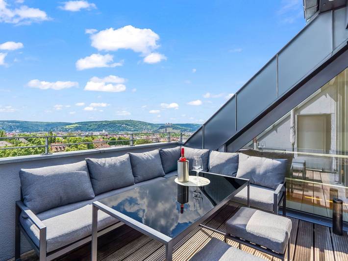 Ganze Ferienwohnung, Dnd Design Loft I 170qm I Parken I Balkon I Workstation I Ne - Design Loft: 170m² | Parken | Netflix | Balkon in Würzburg, Fränkisches Weinland