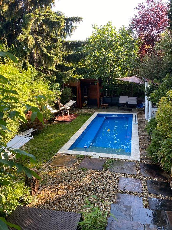 Location de vacances pour 5 personnes, avec jardin et jacuzzi ainsi que sauna et piscine à Budapest