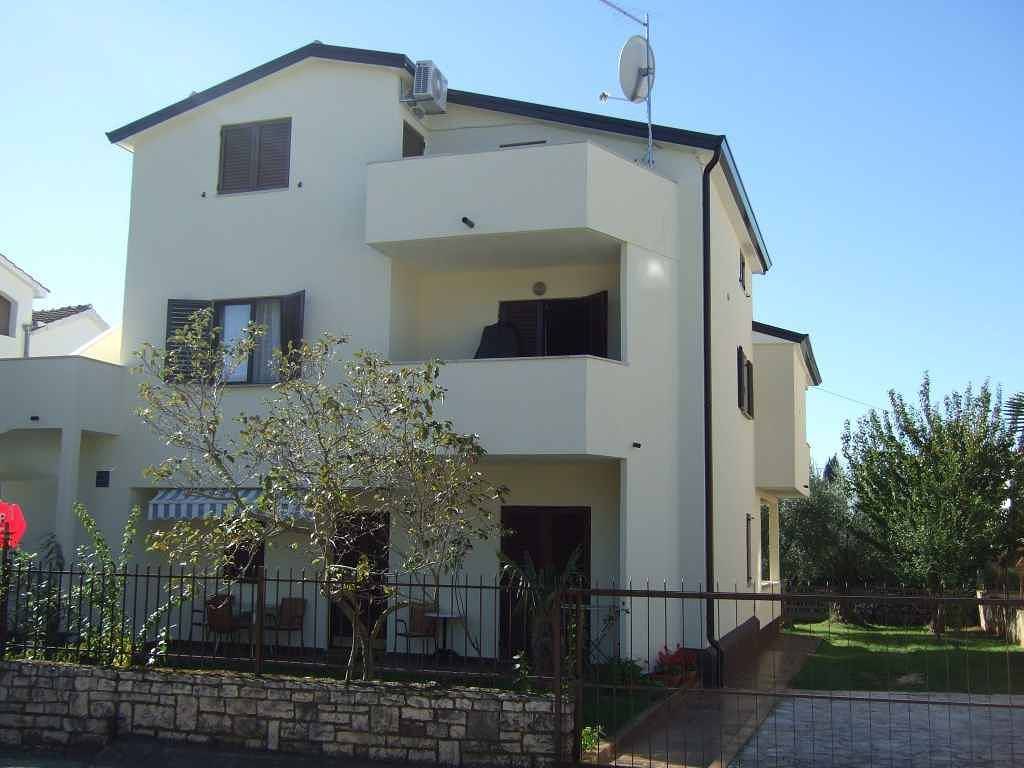 Ganze Ferienwohnung, Ferienwohnung mit Klimaanlage und an der Strandnähe  in Novigrad, Umag und Umgebung