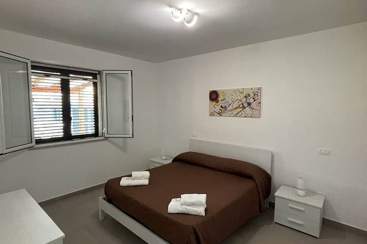 Independent villa 2 with garden near the sea 10 km from Cefalù in Spiaggia (Campofelice di Roccella), Campofelice di Roccella
