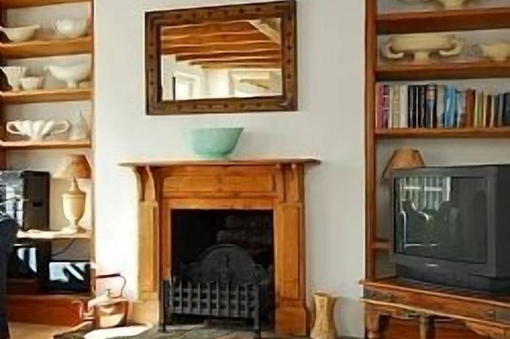 Ivy Cottage - Charming 18th Century Detached Cottage in Cotswold's area, Uk in Bredon's Norton, Worcestershire