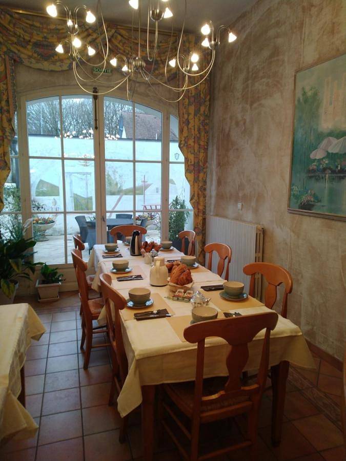 Hôtel pour 2 personnes, avec jardin et piscine à GY - 2