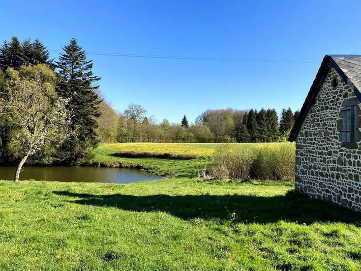 Gîte pour 9 personnes, avec vue sur le lac et jardin à Joué-du-Bois