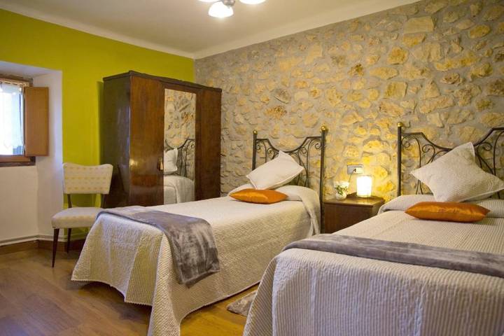 Casa de vacaciones para 12 personas, con vistas además de jardín y piscina, Familias con niños en Tierra Estella - 4