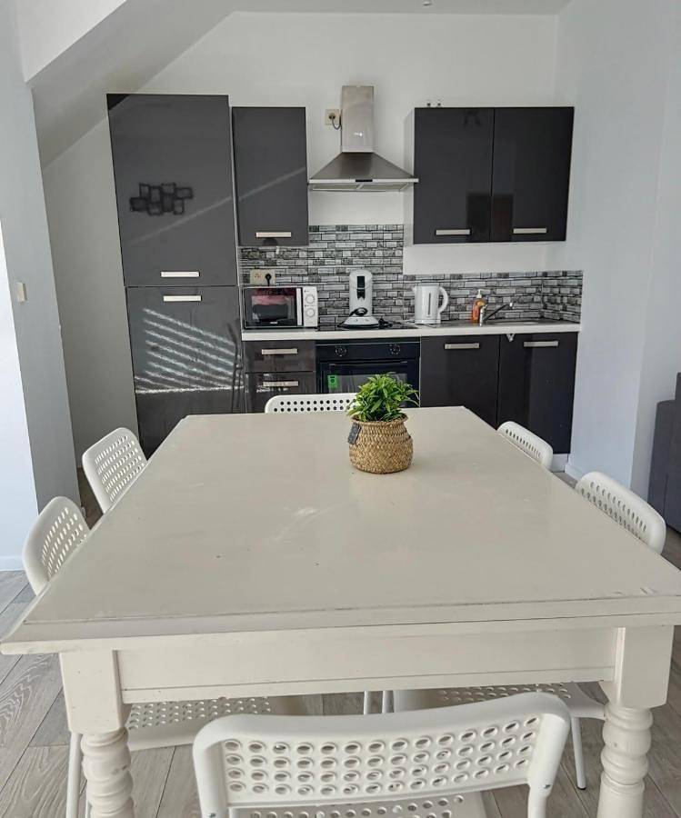 Appartement entier, Gohysart 51b 1 Bruxelles-Charleroi-airport in Charleroi, Hainaut