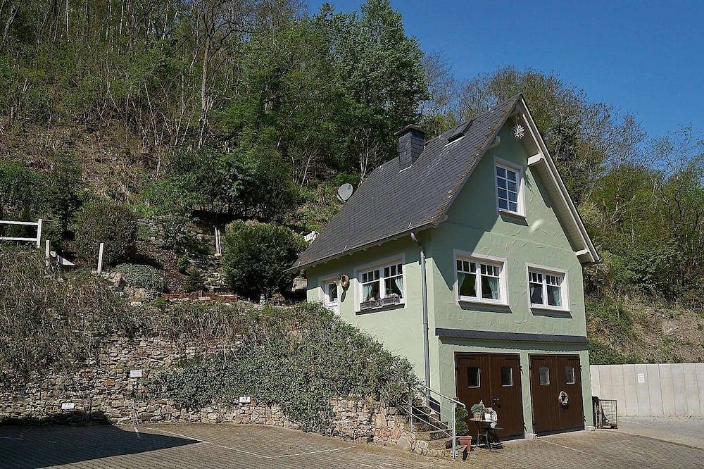 Ferienhaus im historischen Bernkastel an der Mosel mit Whrilpool und Sauna in Bernkastel-Kues, Bernkastel-Kues & Umgebung