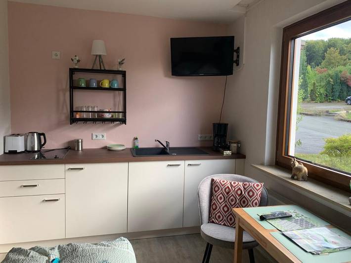 Ferienwohnung für 2 Personen, mit Terrasse und Garten sowie Ausblick in Breuna - 4