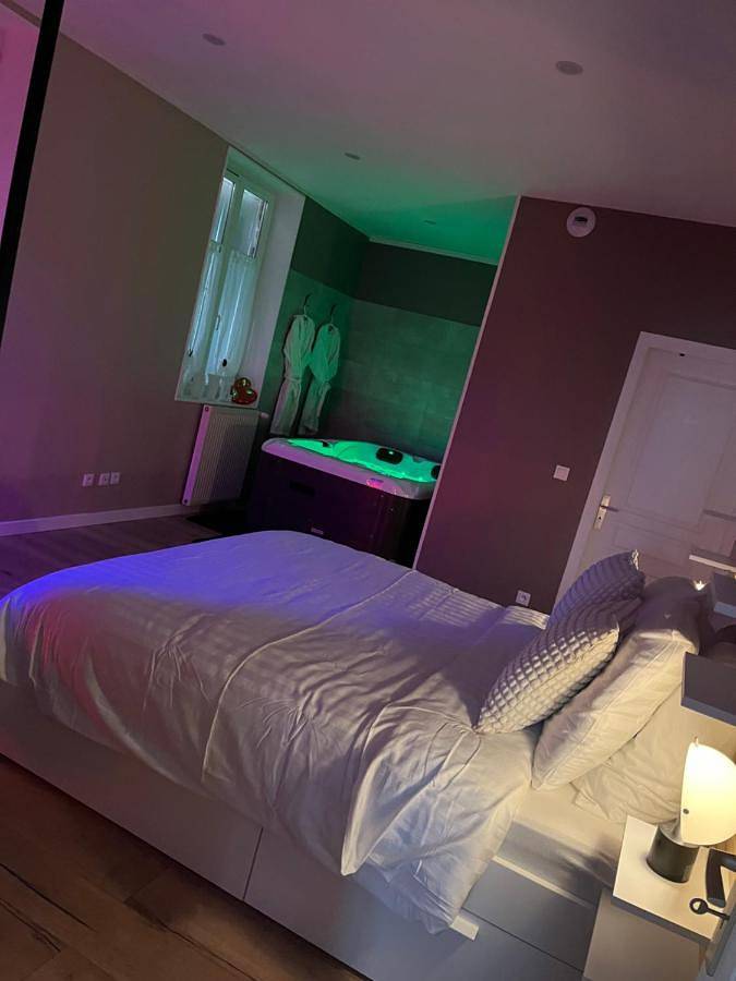 Gîte pour 4 personnes, avec sauna et jacuzzi à Bagnoles-de-l'Orne - 3