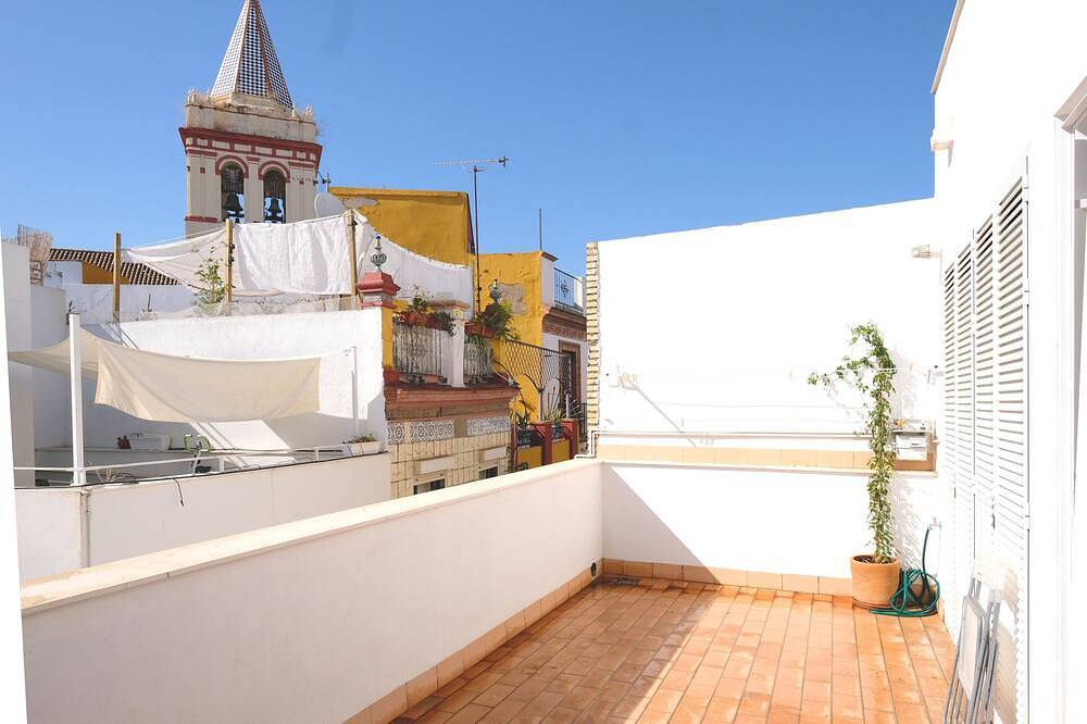Casa entera e independiente con parking en pleno centro de sevilla in Casco Antiguo, Sevilla