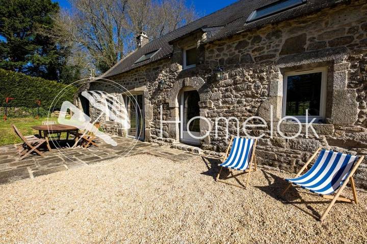 Location de vacances pour 10 personnes, avec terrasse et jardin à Berric