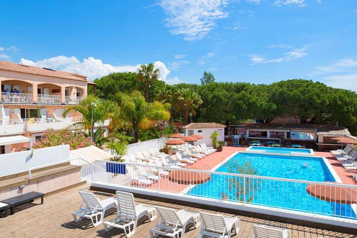 Gîte pour 6 personnes, avec vue ainsi que piscine et balcon dans Plage de l'Argentière - 2