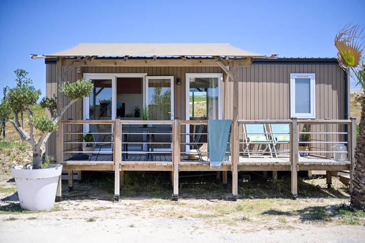 Location de vacances pour 4 personnes, avec piscine et jardin dans Port des Tamaris