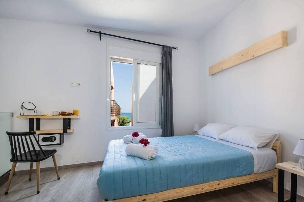 \"Sea\" Entire House 20 Metres From Sandy Beach. in Agia Marina, Chaniaregionen