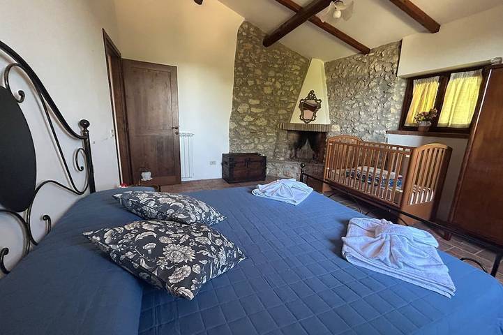 Location de vacances pour 12 personnes, avec jacuzzi et jardin à Giove - 2