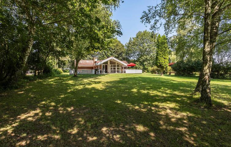 Ferienhaus für 10 Personen, mit Garten und Terrasse sowie Whirlpool und Sauna auf Langeland - 2