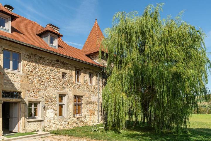 Chambre d’hôte pour 4 personnes, avec Terrasse et Jacuzzi ainsi que Jardin et Piscine