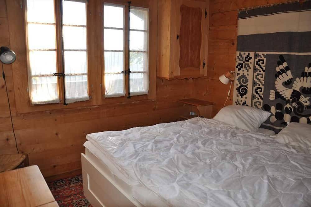 The chalet is located 200 m. from the Barboleuse gondolas linking the Villars-Gryon-Les Diablerets s in Gryon, Alpes Vaudoises
