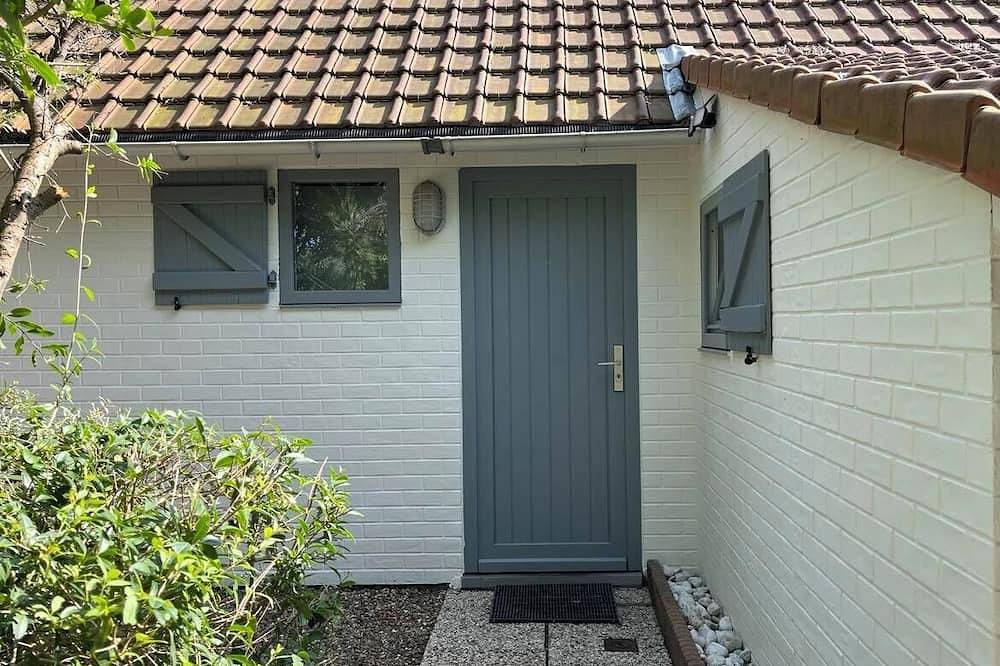 Charming fisherman's house with private garden in Adinkerke, De Panne