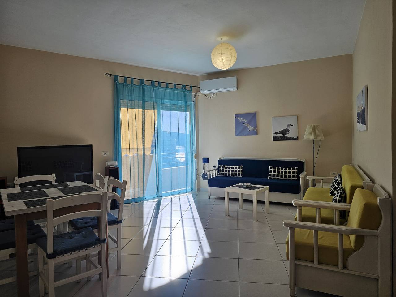Ganze Wohnung, Ferienwohnung für 5 Personen mit Balkon in Sarandë, Vlorë