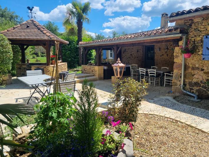 Gîte pour 4 personnes, avec piscine à Belvès