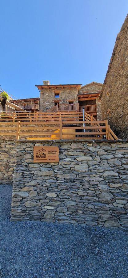 Location de vacances pour 4 personnes, avec Balcon ainsi que Terrasse et Vue à Ostana