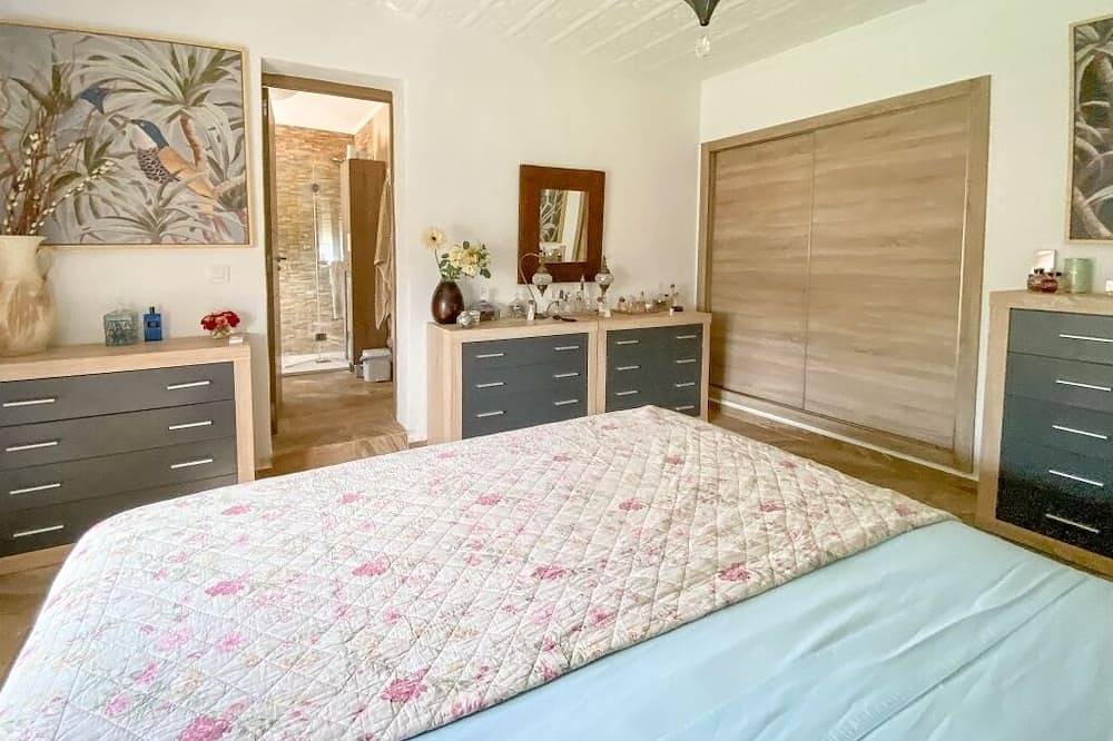 Very quiet villa with huge pool in Aspe, Alicante Province