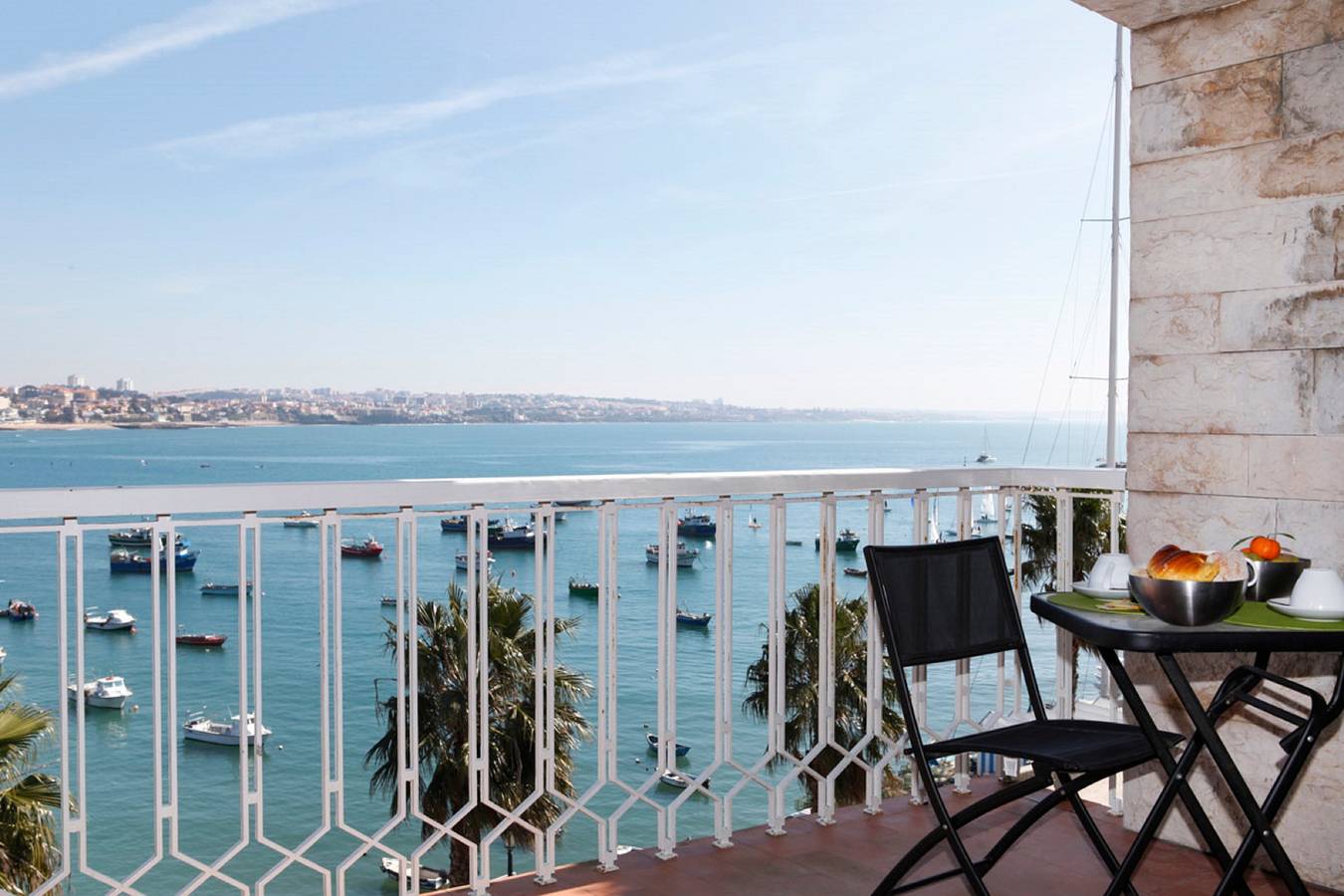 Entire apartment, Apartment 'Cascais Bay Terrace V' with Sea View, Wi-Fi and Air Conditioning in Cascais e Estoril, Costa de Lisboa