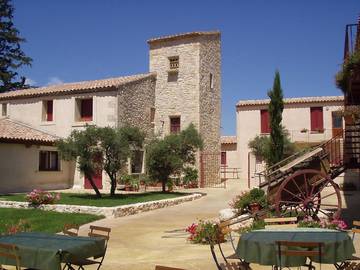 Gîte pour 6 personnes, avec terrasse et piscine à Le Crès