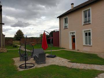 Gîte pour 4 personnes, avec jardin à Chailly-en-Bière