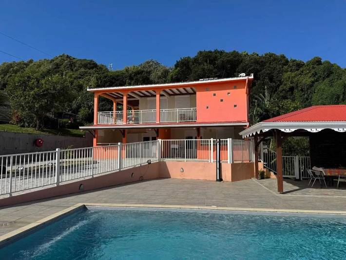 Appartement de vacances pour 4 personnes, avec piscine et terrasse