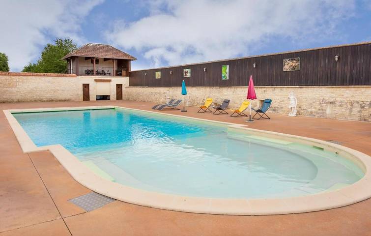 Location de vacances pour 5 personnes, avec Piscine dans Lonnes