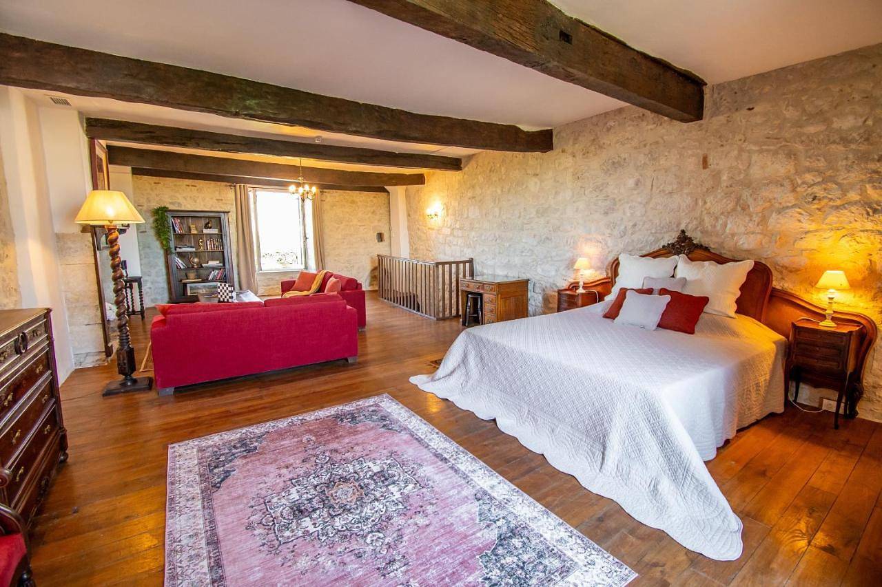 Logis de la Bastide, climatisé au coeur du village in Lauzerte, Quercy