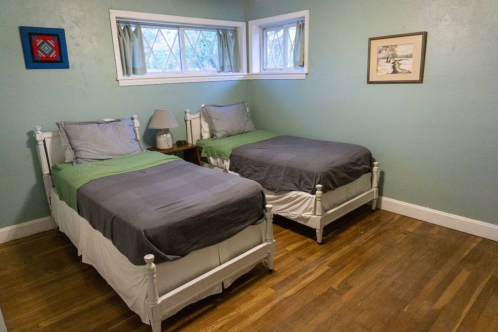 Gemütliches Cottage nur wenige Schritte von der Innenstadt von Brevard entfernt! in Brevard, Transylvania County