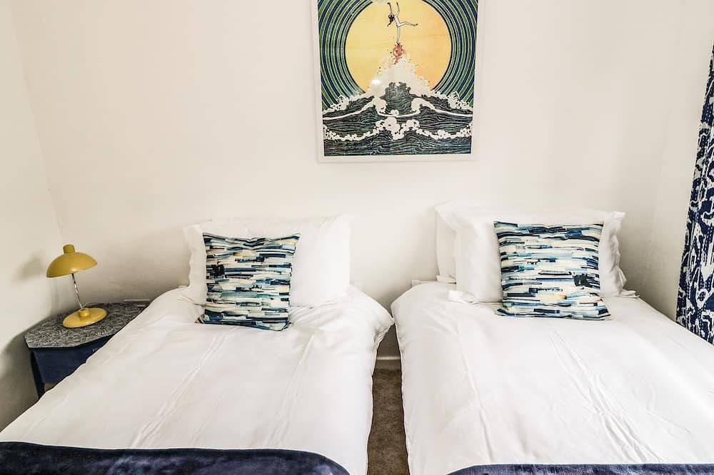 Sea Snug, pet friendly, character holiday cottage in Spittal in Tweedmouth, Northumberland