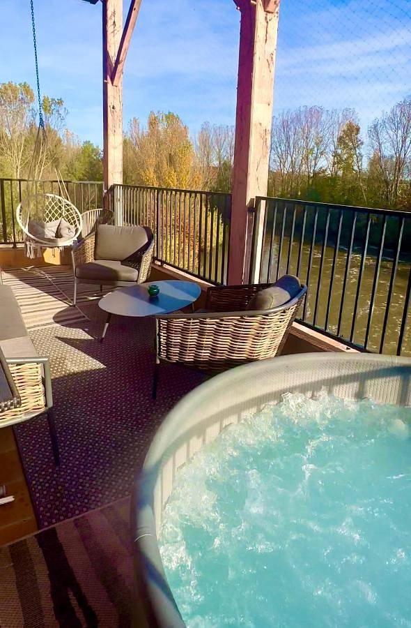 Appartement de vacances pour 2 personnes, avec jacuzzi et jardin ainsi que piscine et sauna