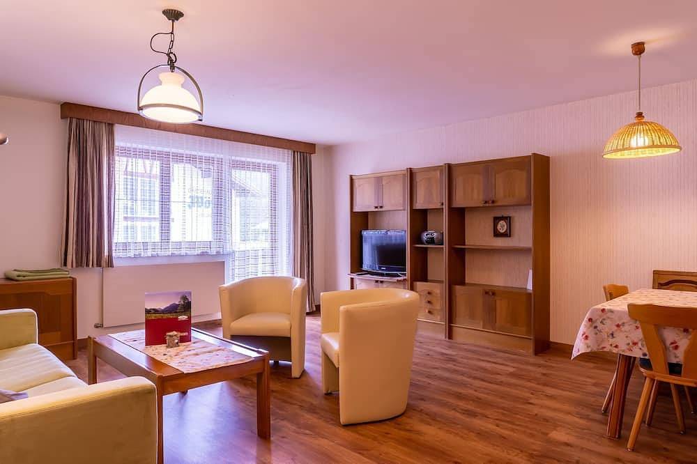 Ganze Wohnung, Nr. 4 Schnettra - Haus fern in Grän, Allgäuer Alpen (Österreich)