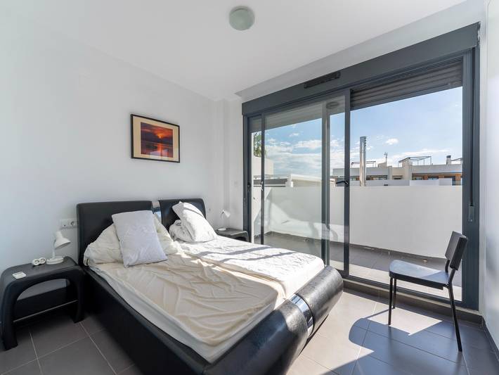 Ferienhaus für 6 Personen, mit Terrasse und Garten sowie Kinderpool und Pool an der Costa Blanca - 4