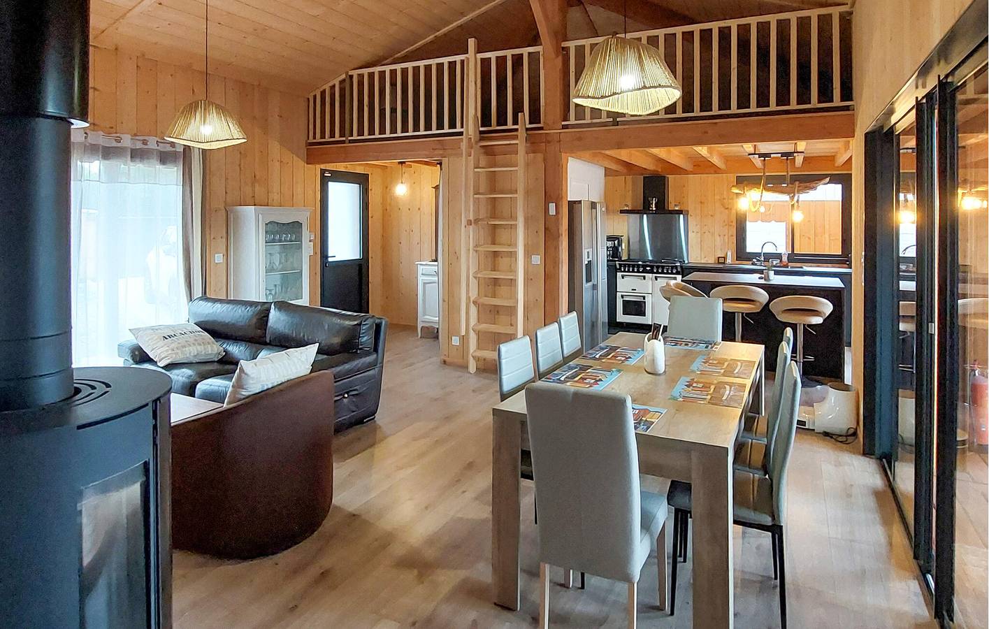 Acogedor apartamento con piscina, wifi y aparcamiento cerca de la playa y restaurantes. in Vendays-Montalivet, Parque natural regional del Médoc